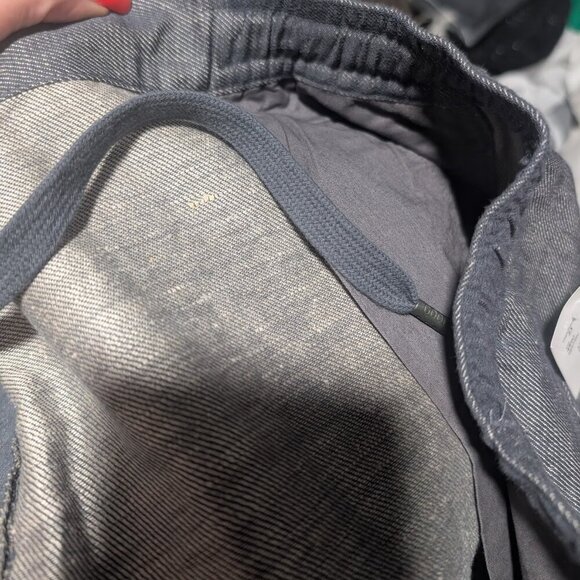 Good Man Brand | Tulum Linen/Cotton Shorts in Indigo Heather - Picture 12 of 14